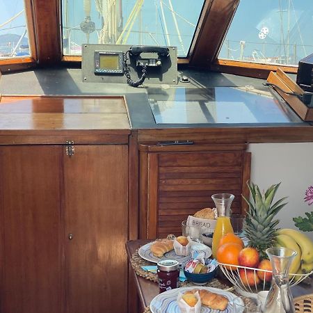 Sailing Nights Boat&Breakfast Hotel อาลเกโร ภายนอก รูปภาพ
