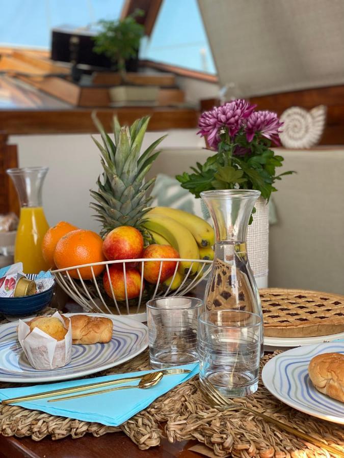 Sailing Nights Boat&Breakfast Hotel อาลเกโร ภายนอก รูปภาพ