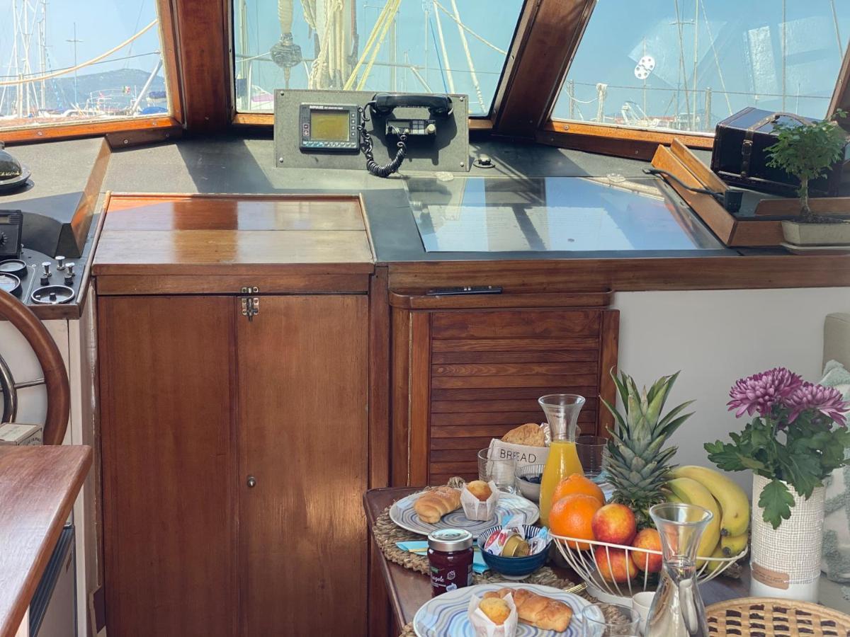 Sailing Nights Boat&Breakfast Hotel อาลเกโร ภายนอก รูปภาพ